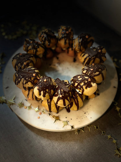 Profiterole Wreath